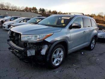  Salvage Toyota Highlander