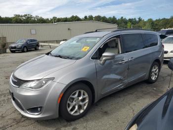  Salvage Chrysler Pacifica