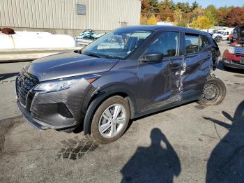  Salvage Nissan Kicks