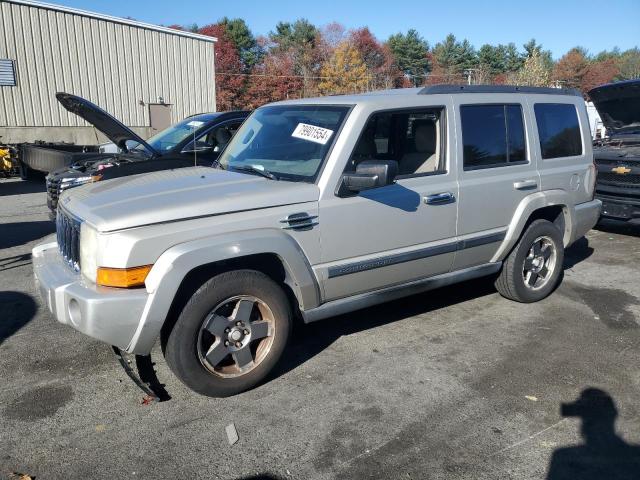  Salvage Jeep Commander