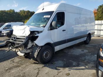  Salvage Mercedes-Benz Sprinter