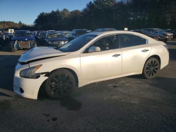  Salvage Nissan Maxima