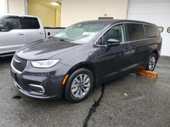  Salvage Chrysler Pacifica