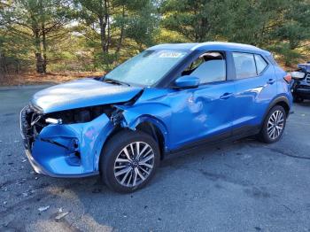  Salvage Nissan Kicks