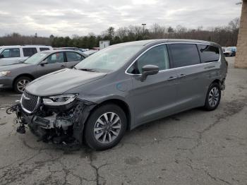  Salvage Chrysler Pacifica