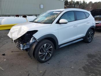  Salvage Hyundai TUCSON