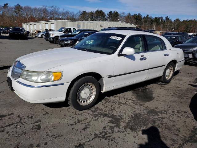  Salvage Lincoln Towncar