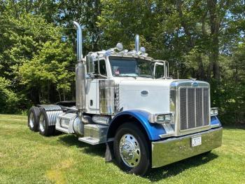  Salvage Peterbilt 379