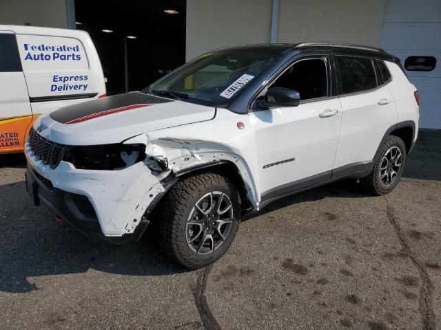  Salvage Jeep Compass
