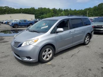  Salvage Toyota Sienna