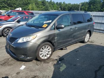  Salvage Toyota Sienna