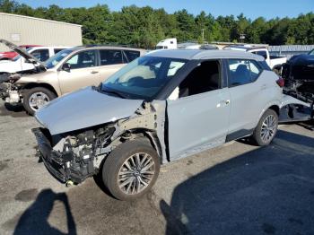  Salvage Nissan Kicks
