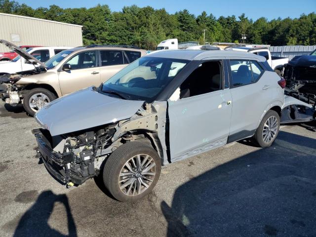  Salvage Nissan Kicks