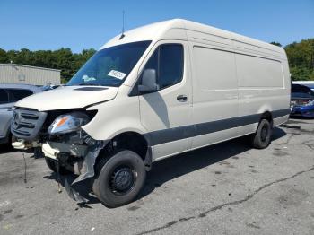  Salvage Mercedes-Benz Sprinter