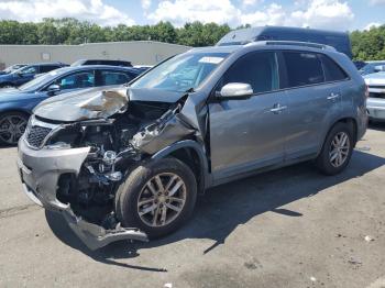  Salvage Kia Sorento