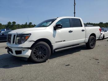  Salvage Nissan Titan