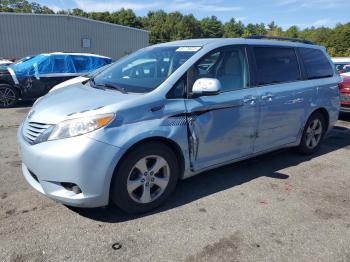  Salvage Toyota Sienna