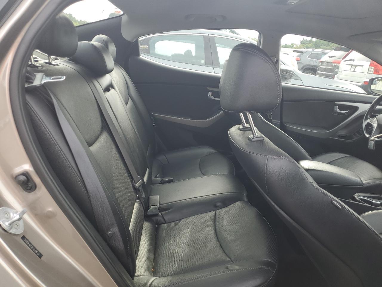 Hyundai ELANTRA Se Image 5