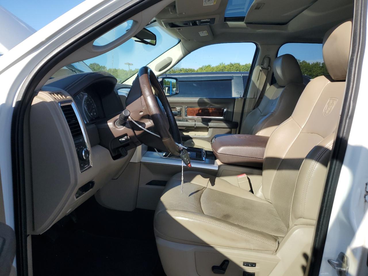 Dodge Ram 1500 Laramie Image 9