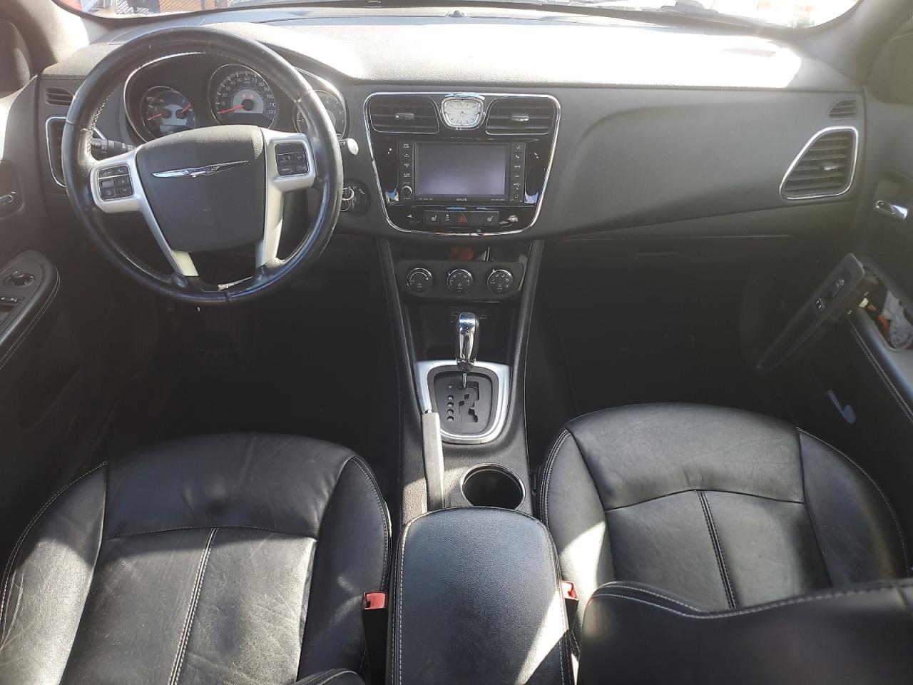 Chrysler 200 Limited Image 4