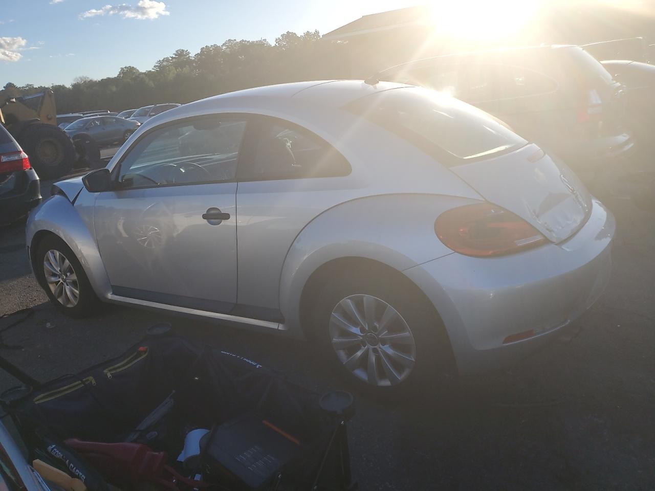 Volkswagen Beetle Image 4