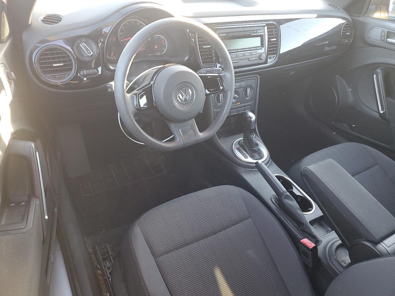 Volkswagen Beetle Image 9