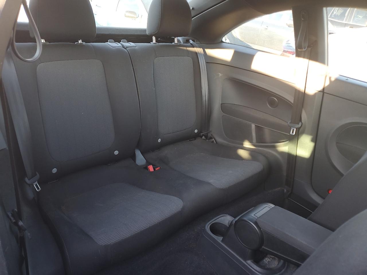 Volkswagen Beetle Image 7