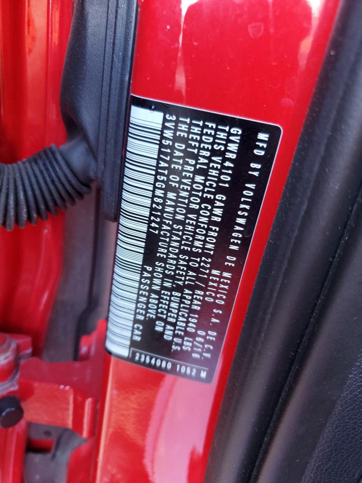 Volkswagen Beetle S/se Image 10