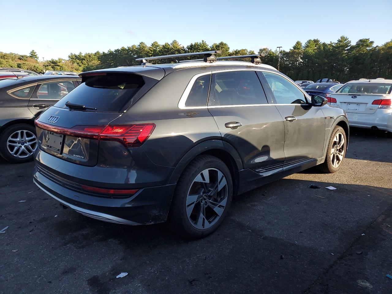 Audi e-tron Premium Image 2