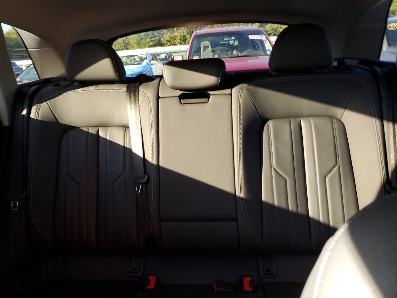 Audi e-tron Premium Image 11