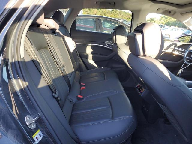 Audi e-tron Premium Image 12