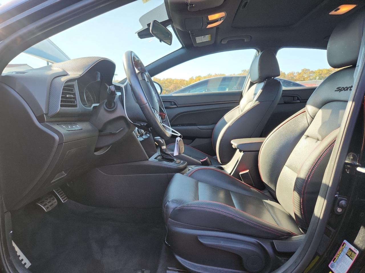 Hyundai ELANTRA Sport Image 3