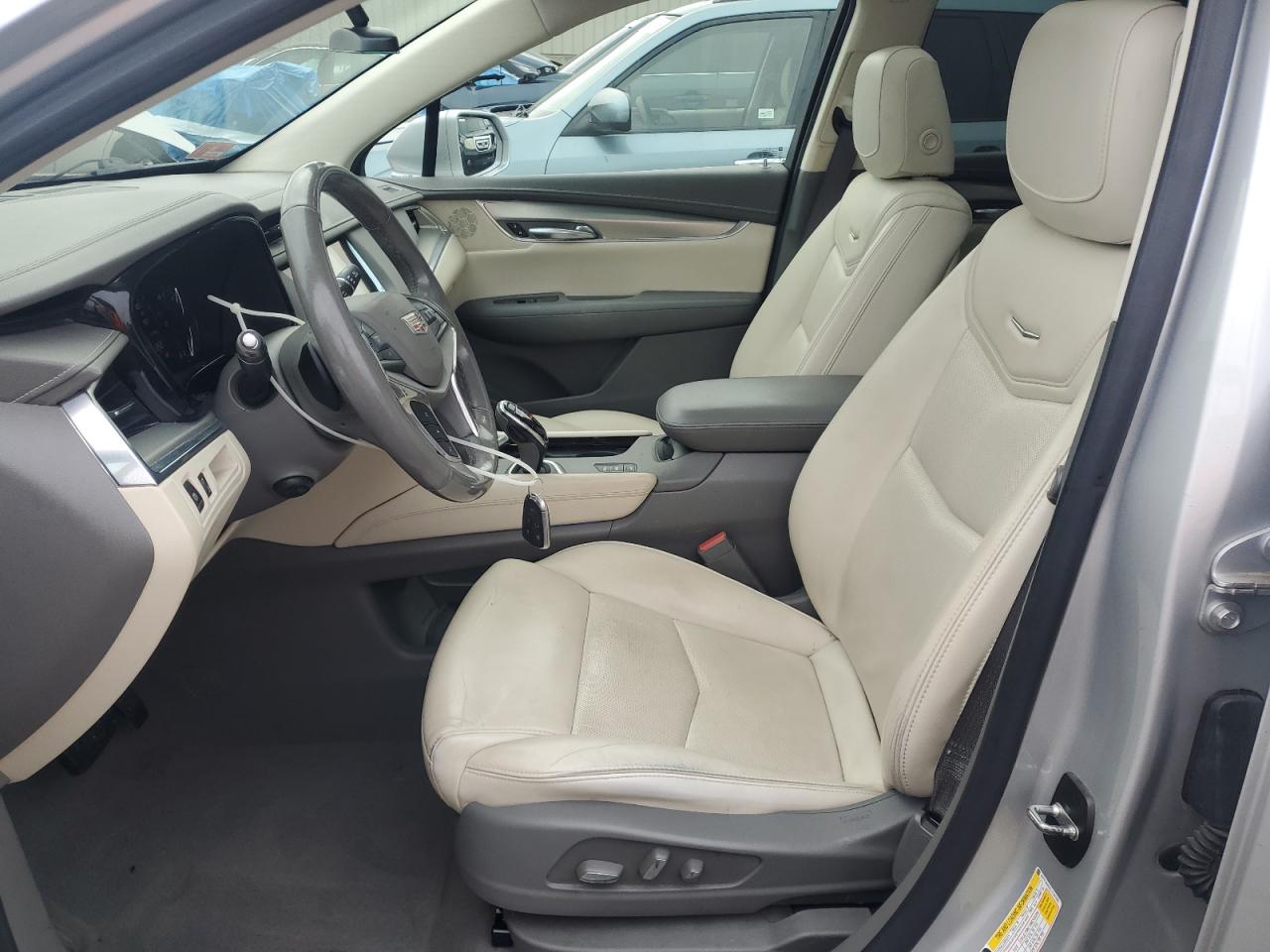 Cadillac XT5 Luxury Image 5