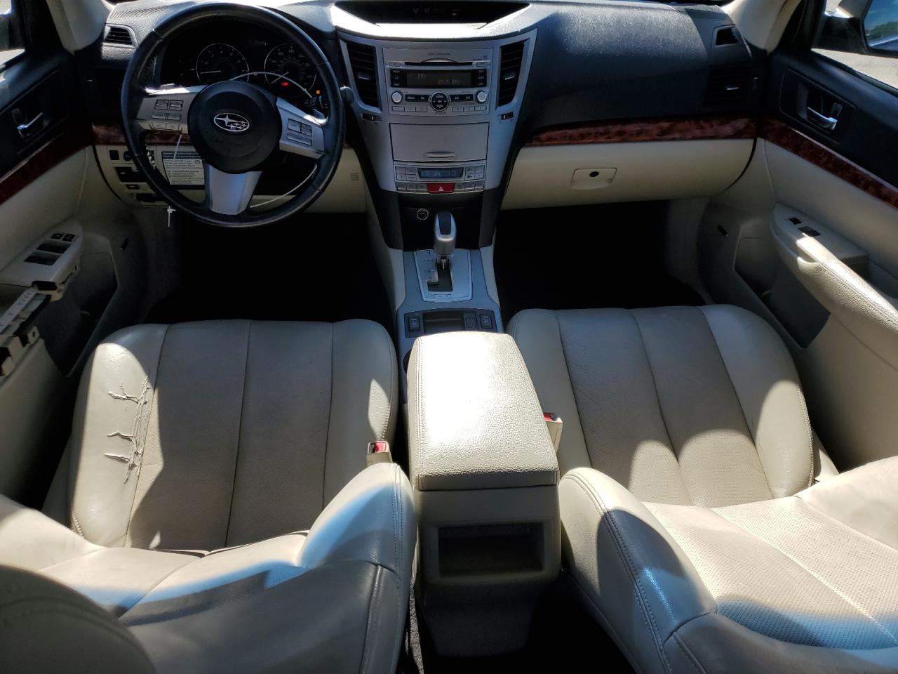 Subaru Legacy 2.5i Limited Image 10