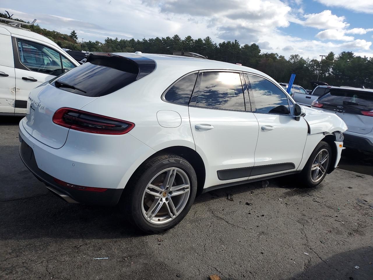 Porsche Macan Image 9