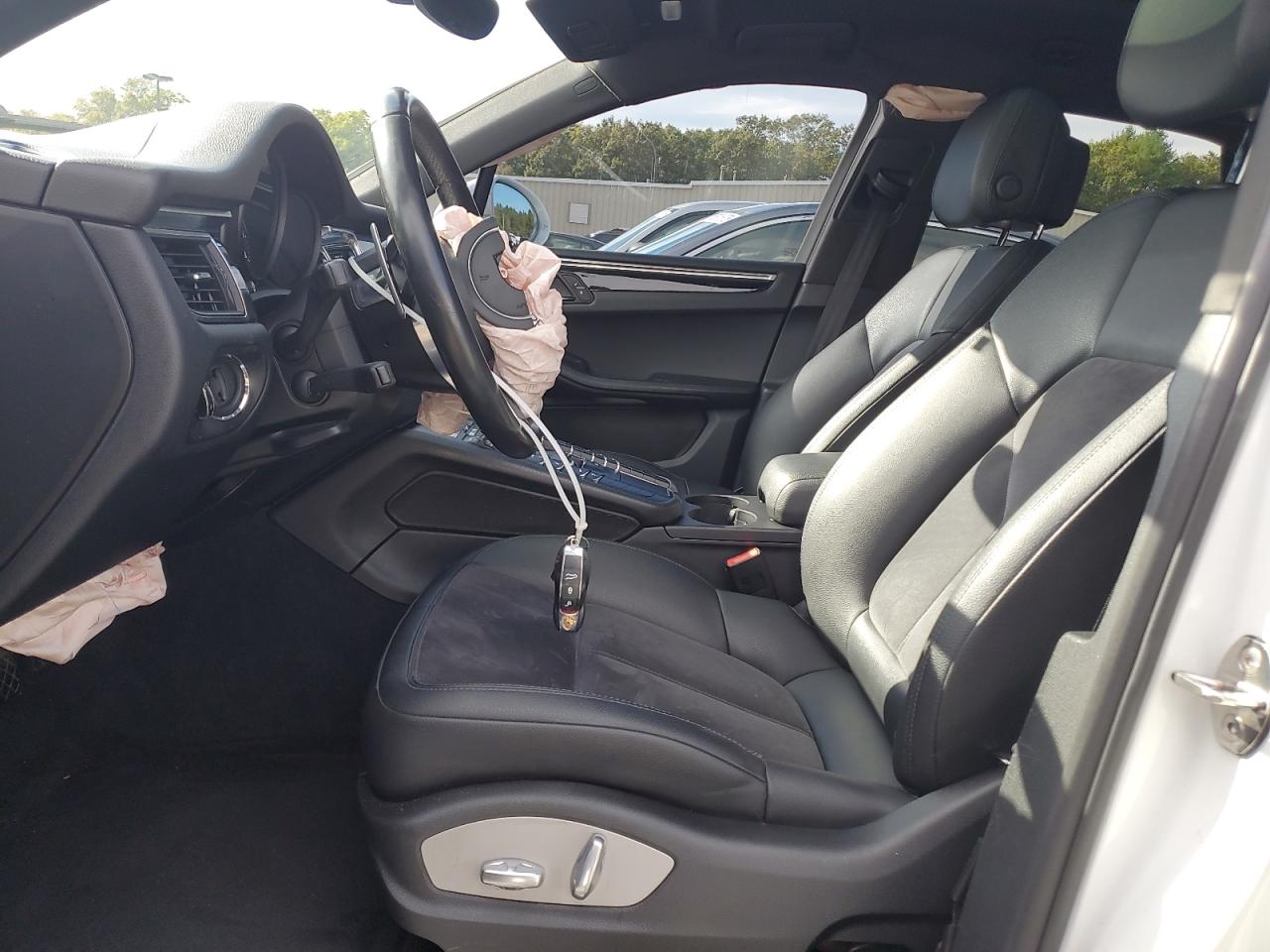 Porsche Macan Image 3