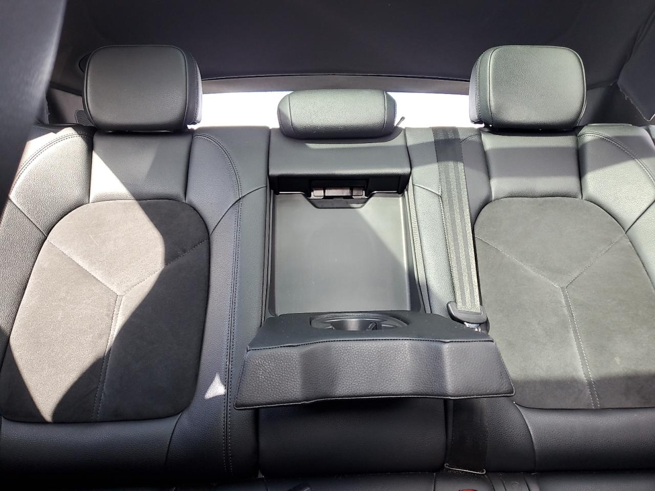 Porsche Macan Image 12