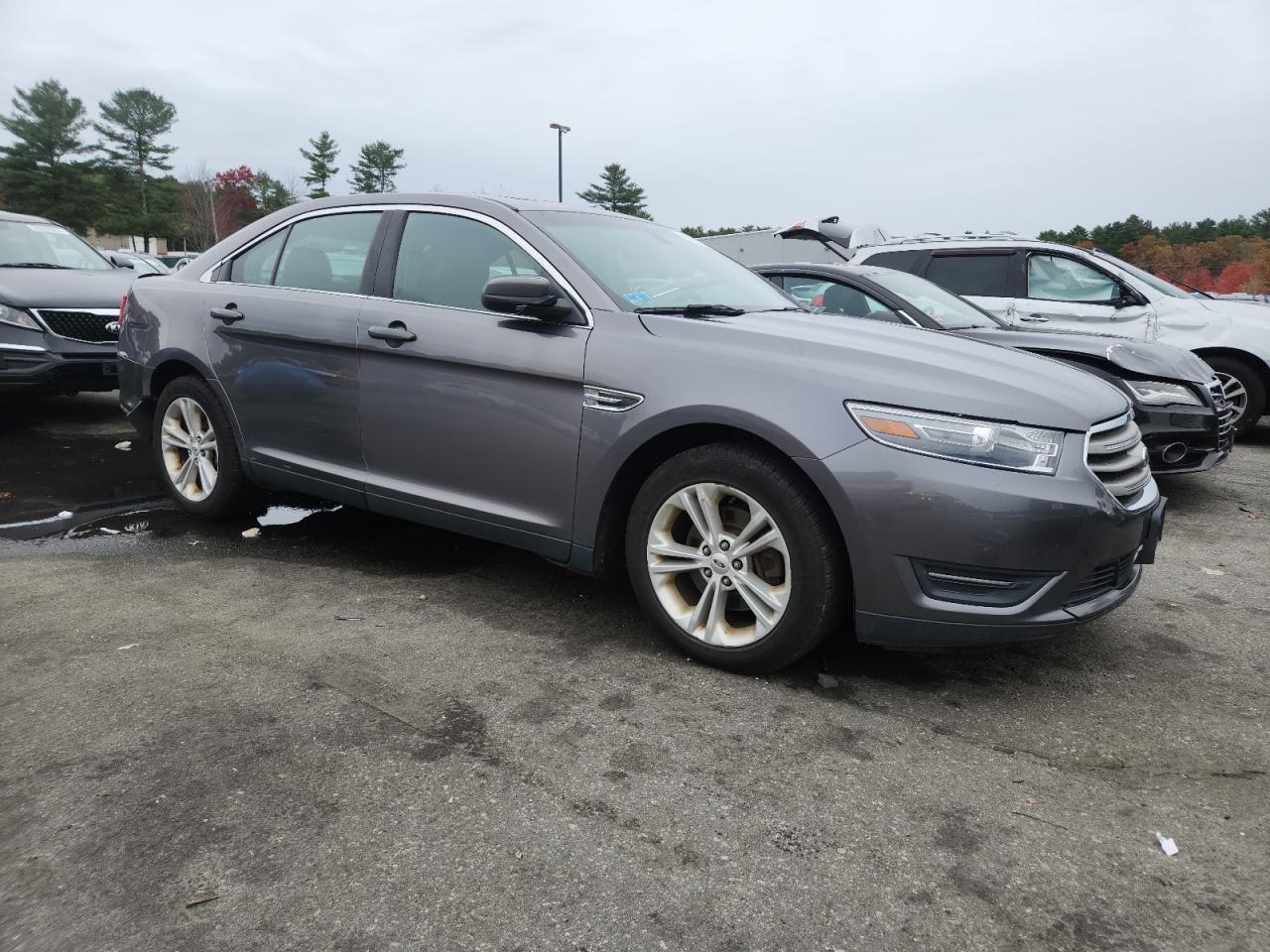 Ford Taurus Sel Image 11