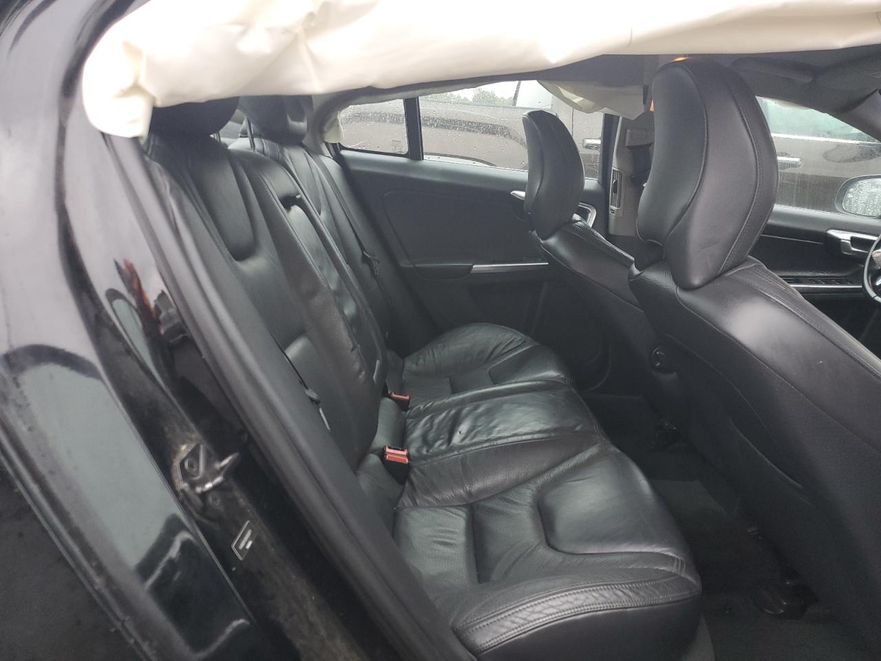 Volvo S60 T5 Image 9