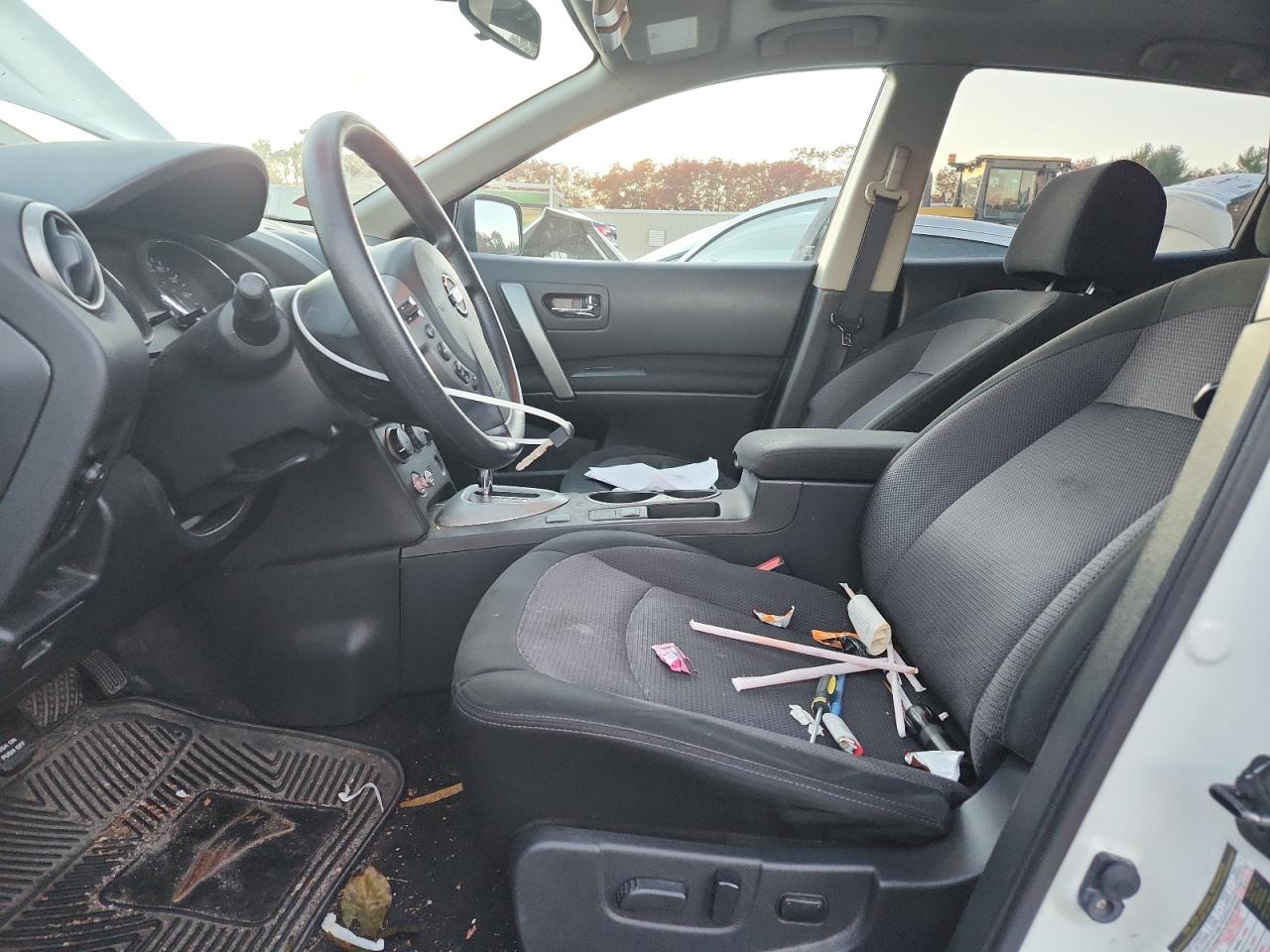 Nissan Rogue S Image 6