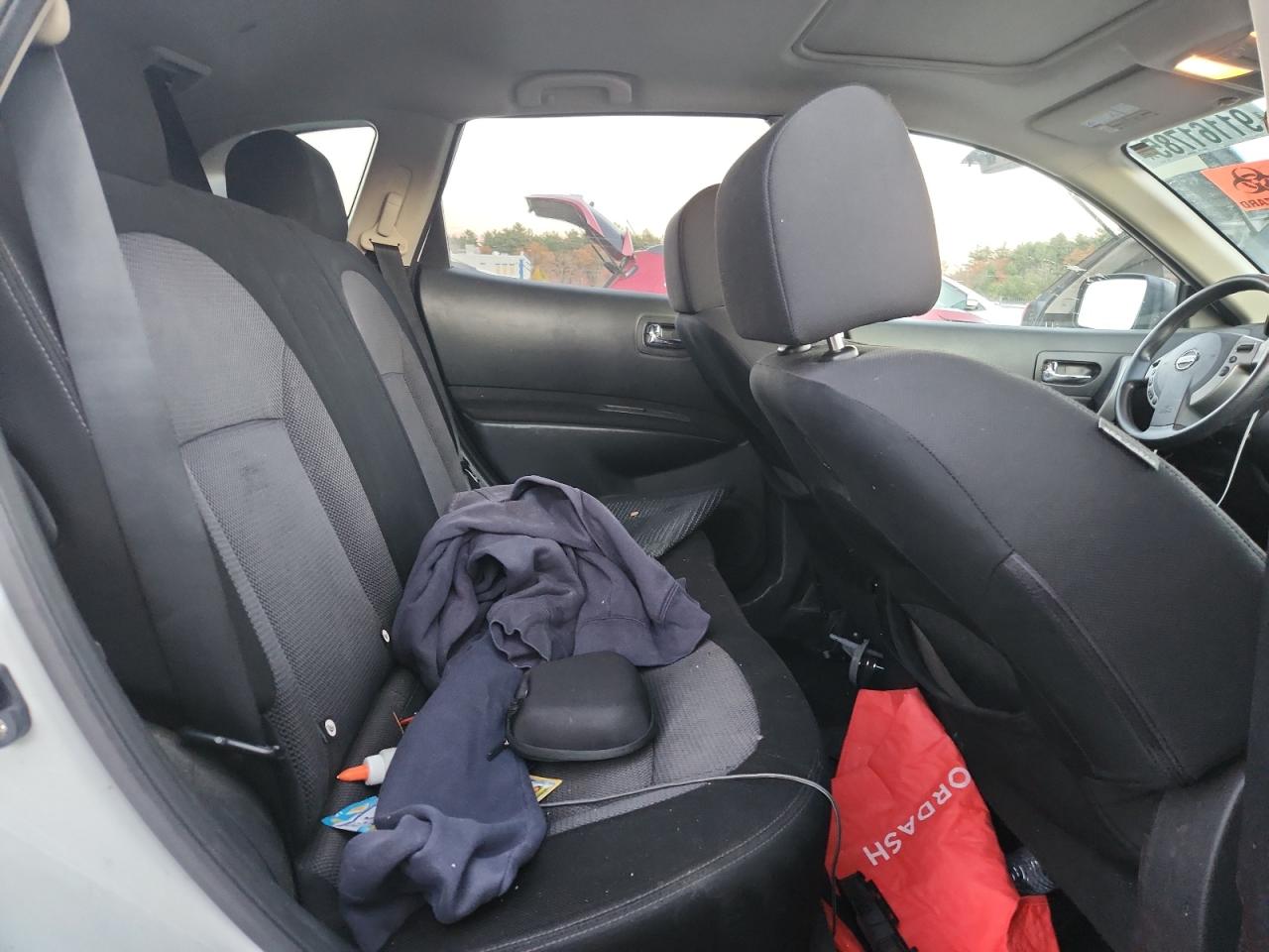 Nissan Rogue S Image 12