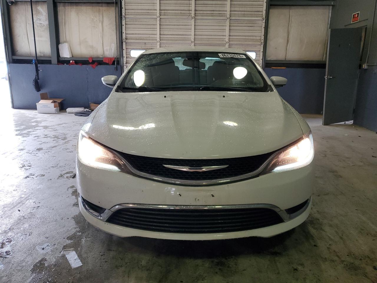 Chrysler 200 Limited Image 3