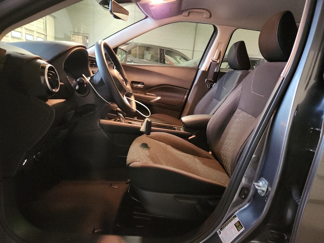 Nissan Kicks Sv Image 11