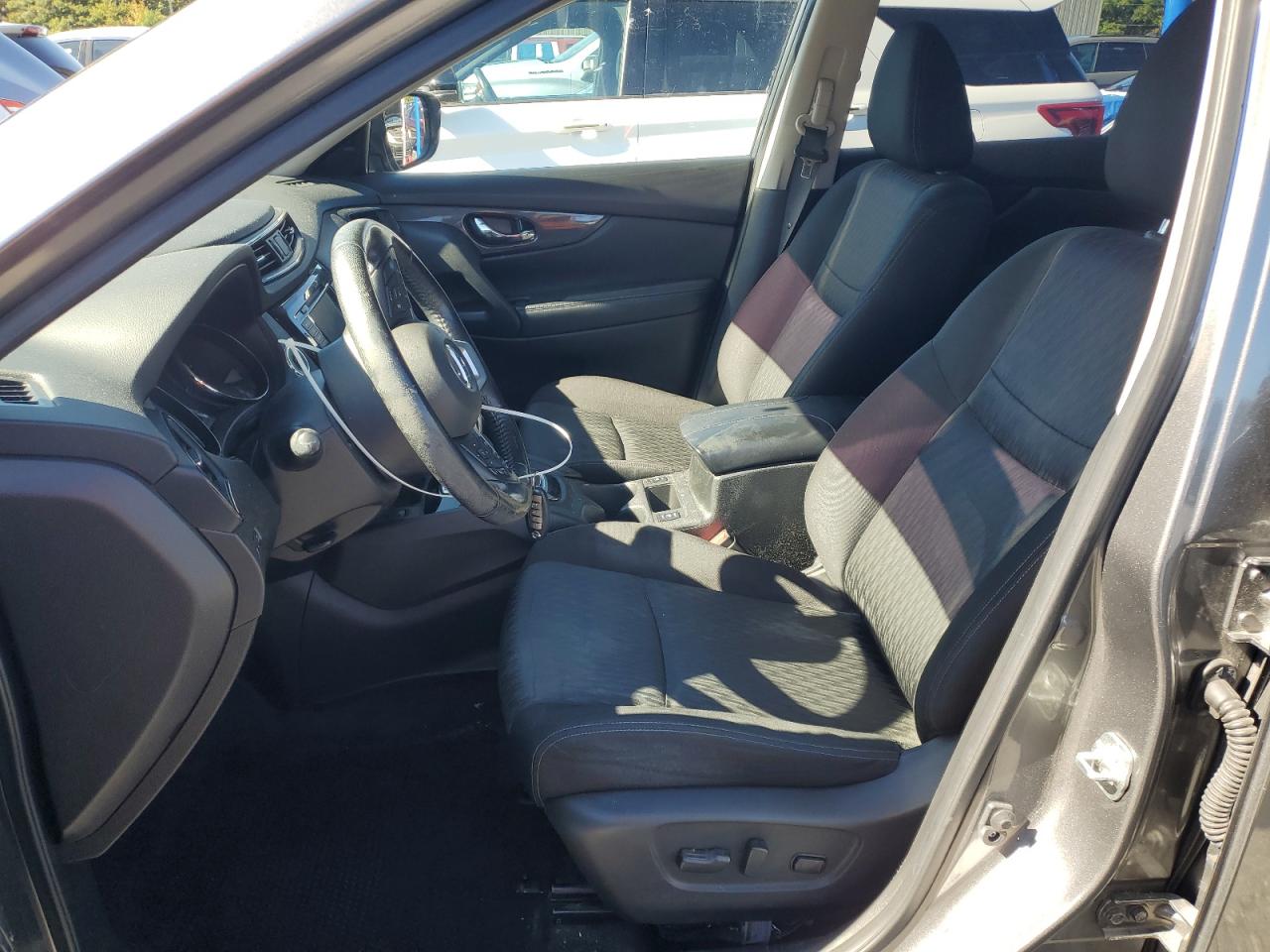 Nissan Rogue S Image 12