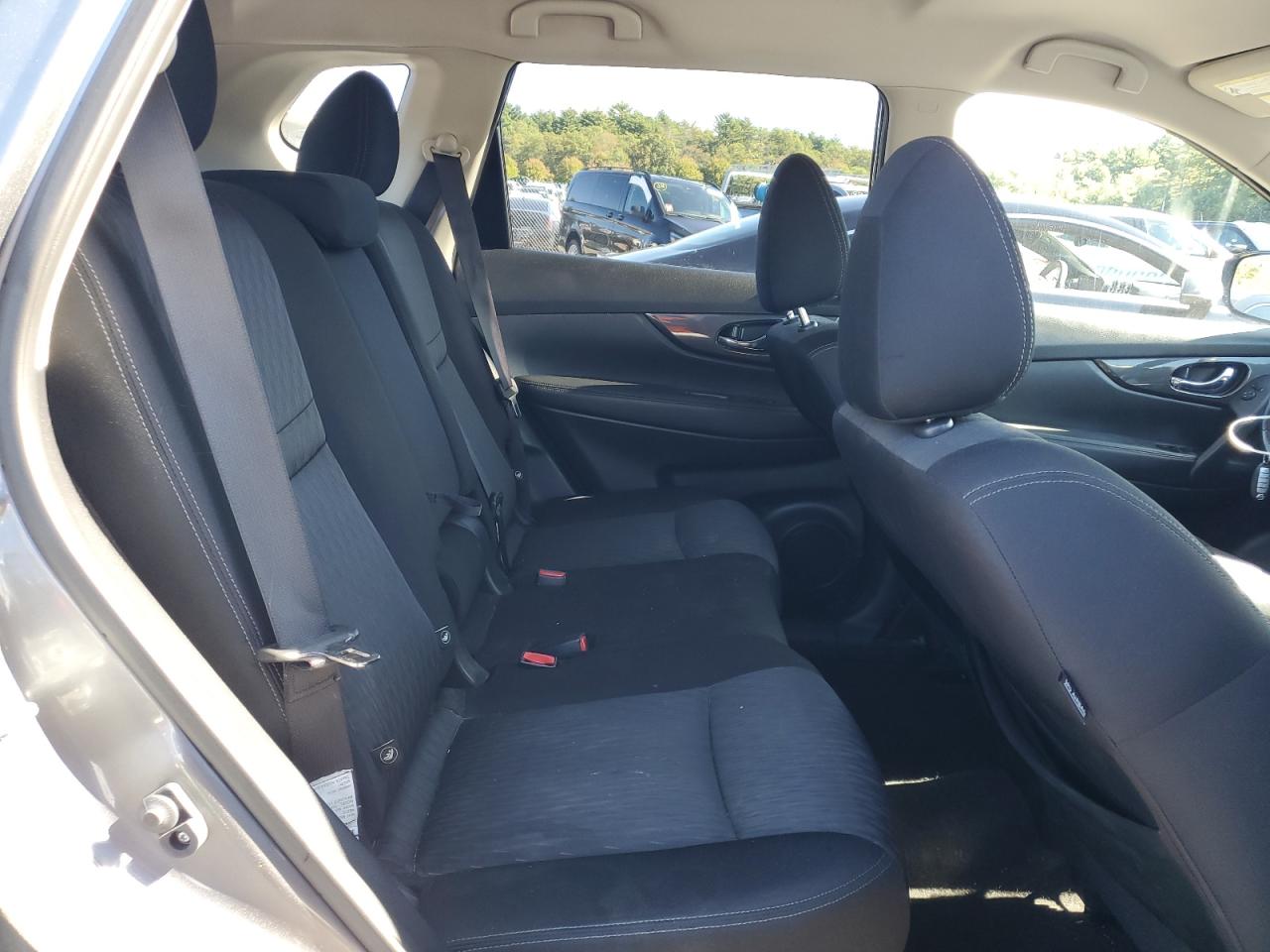 Nissan Rogue S Image 9