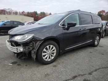  Salvage Chrysler Pacifica