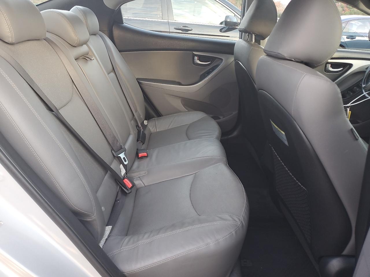 Hyundai ELANTRA Se Image 11