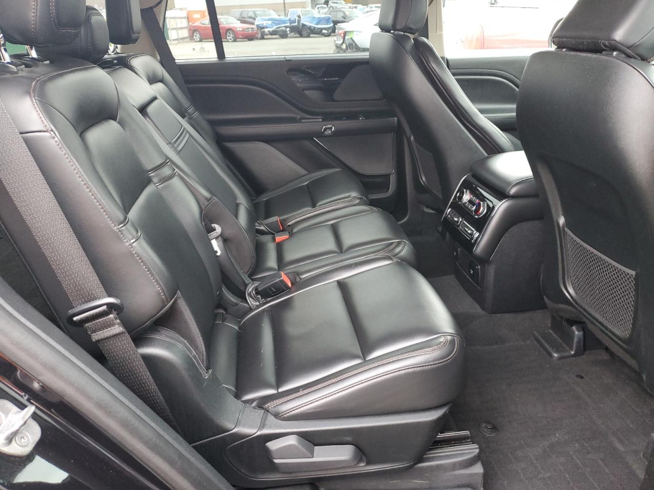 Lincoln Aviator Image 8