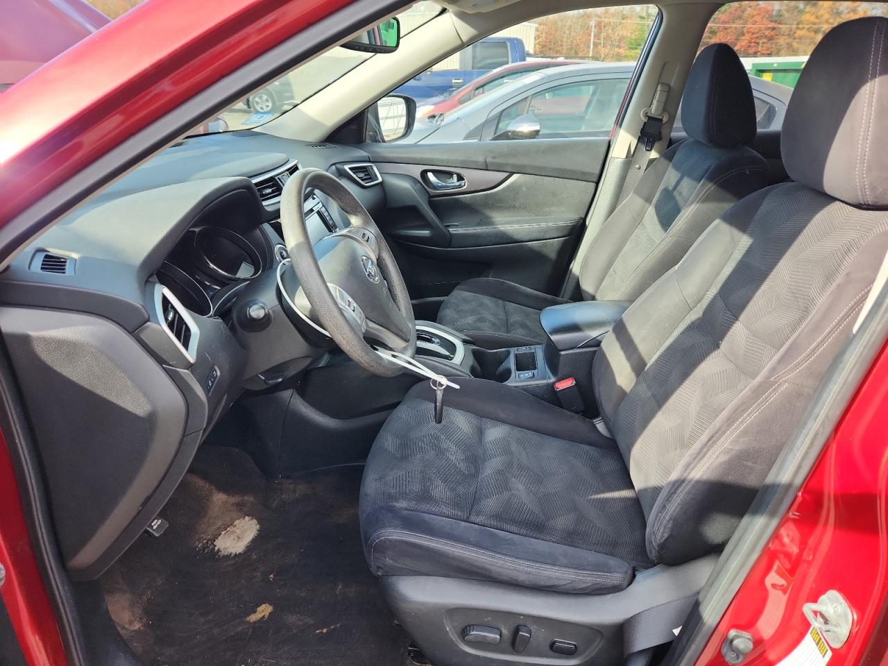 Nissan Rogue S Image 2