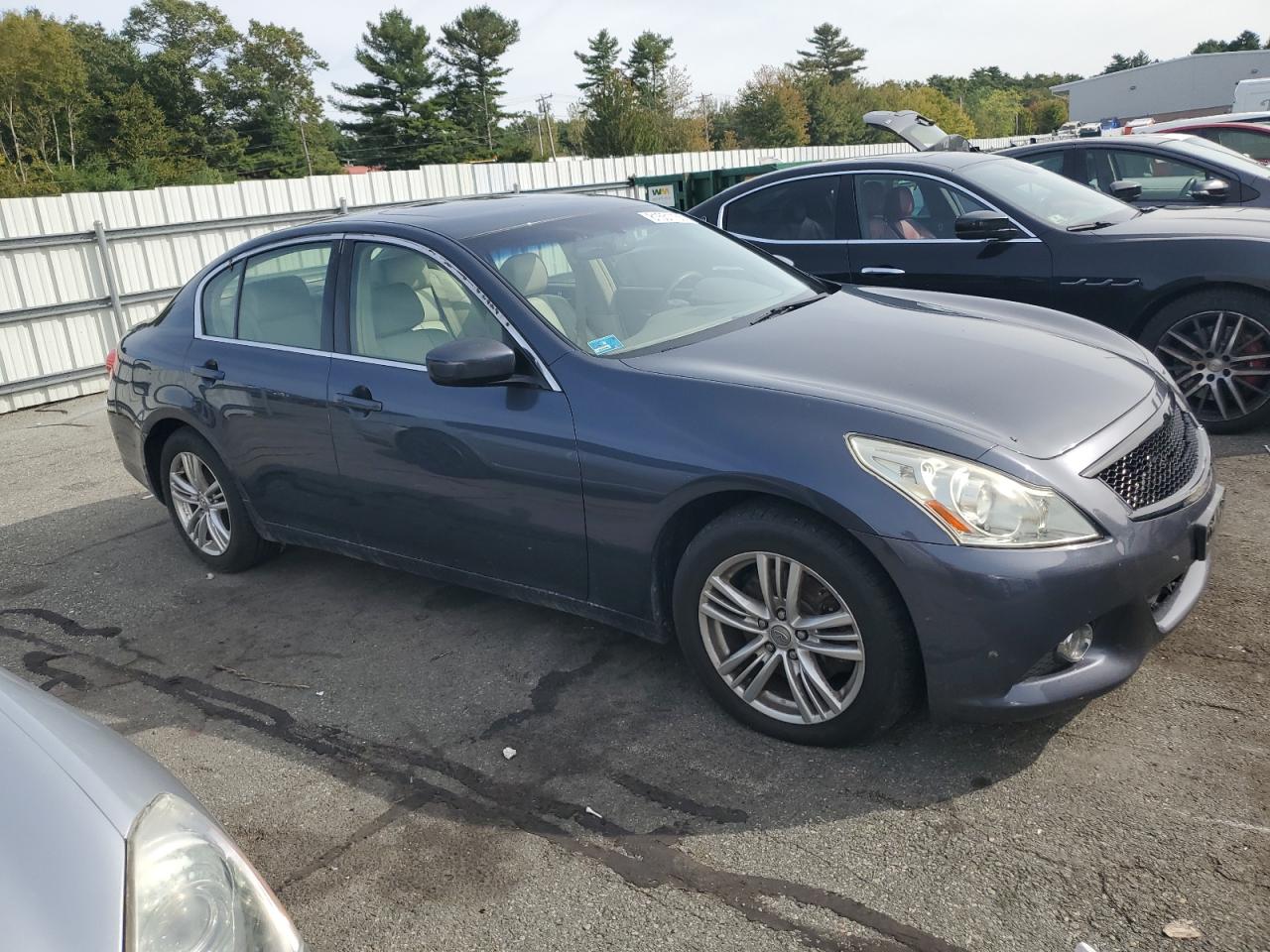 INFINITI G37 Image 11